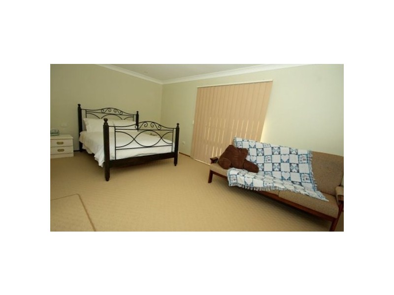 24 California Drive, Oxenford QLD 4210