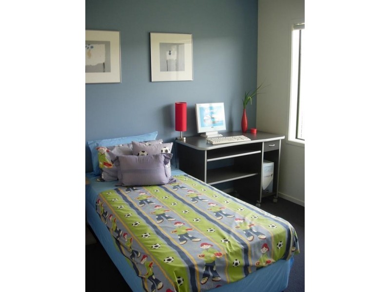 1 Thames Place, Oxenford QLD 4210