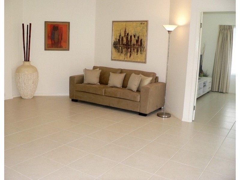 16 Greendragon Crescent, Upper Coomera QLD 4209