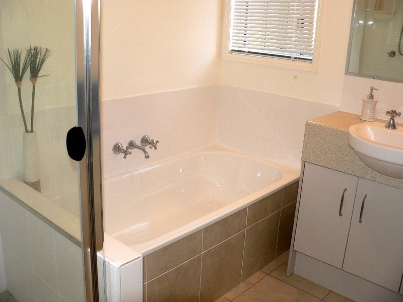 16 Greendragon Crescent, Upper Coomera QLD 4209