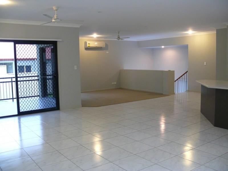 5 Aingeal Place, Oxenford QLD 4210