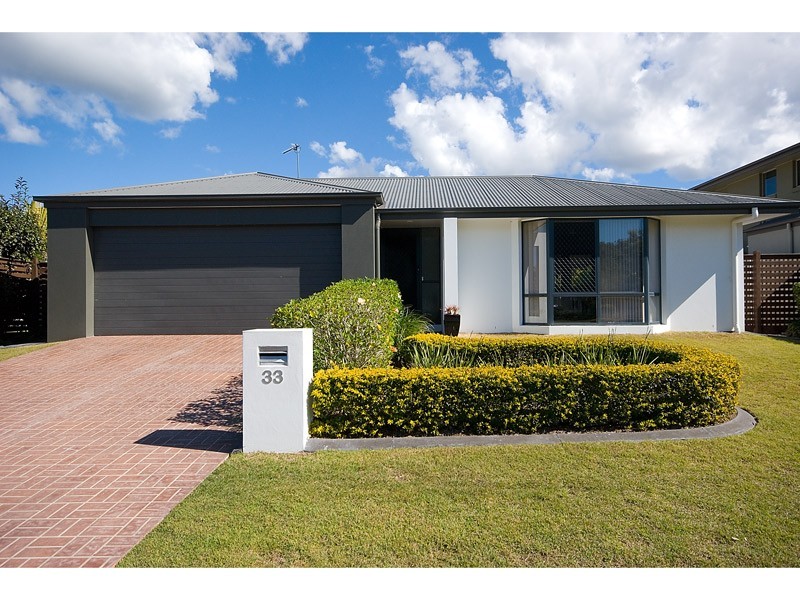 33 Cobb & Co Drive, Oxenford QLD 4210