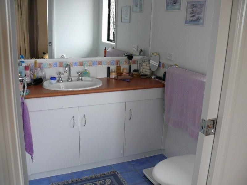 21 Hatutu Street, Pacific Pines QLD 4211