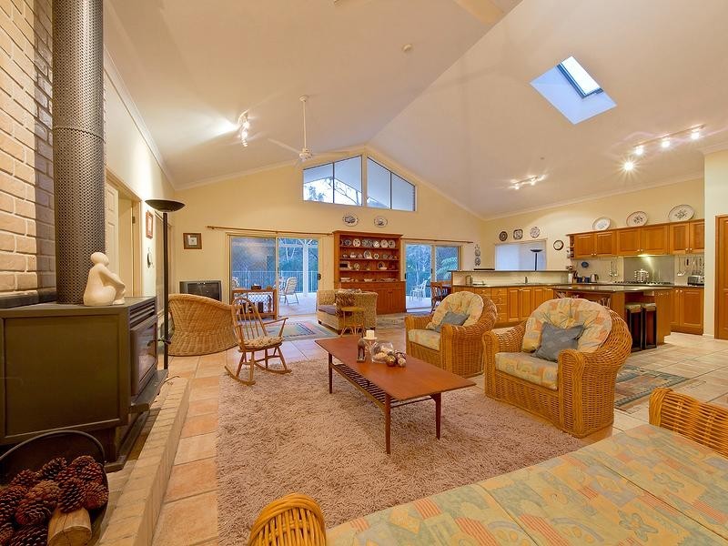 43 Crystal Springs Court, Maudsland QLD 4210