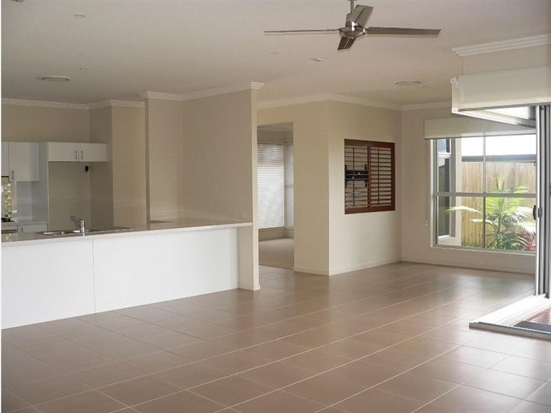 44 Lauradale Crescent, Ormeau QLD 4208