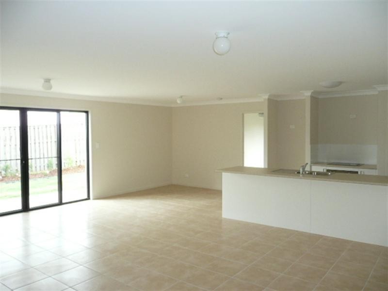 1/86 Wunburra Circuit, Pacific Pines QLD 4211