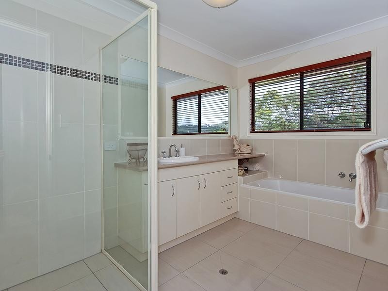 129 Birds Road, Guanaba QLD 4210