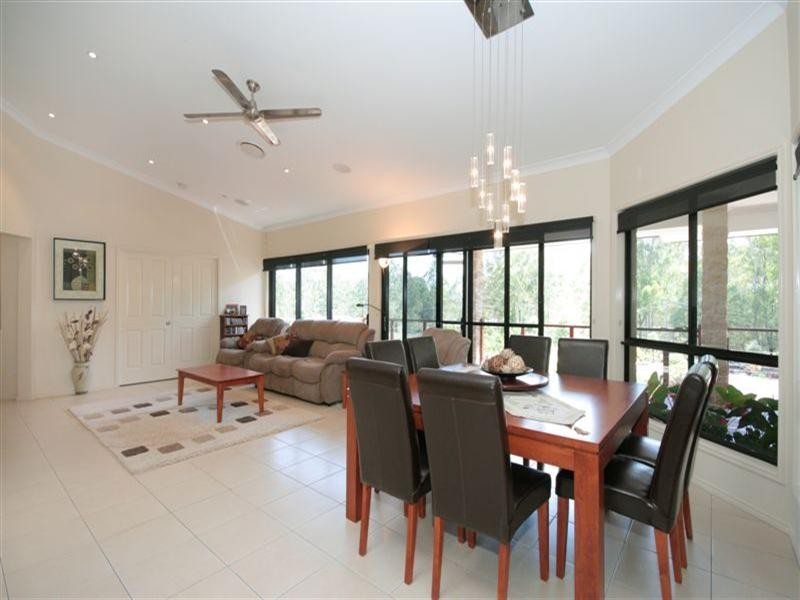 203 Rossmore Road, Chambers Flat QLD 4133