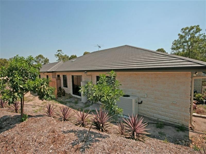203 Rossmore Road, Chambers Flat QLD 4133