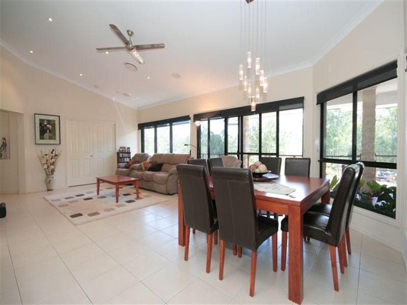 203 Rossmore Road, Chambers Flat QLD 4133