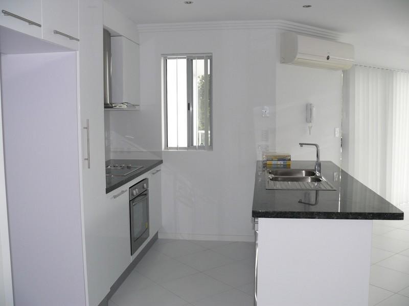 12/161 Marine Parade, Southport QLD 4215