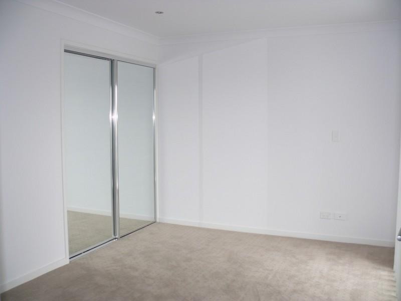 12/161 Marine Parade, Southport QLD 4215