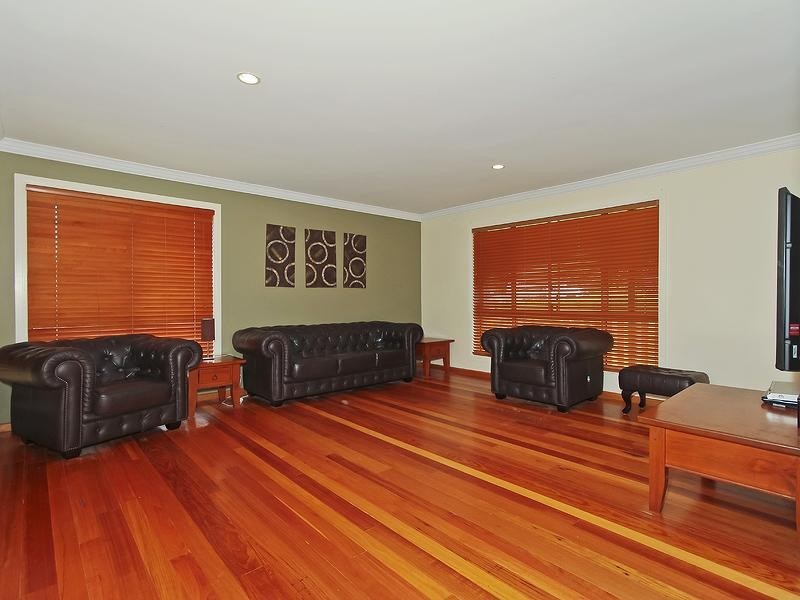 9 LORDS Avenue, Mount Nathan QLD 4211