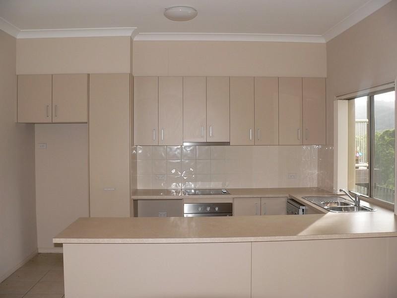 2/9 Wendy Court, Upper Coomera QLD 4209