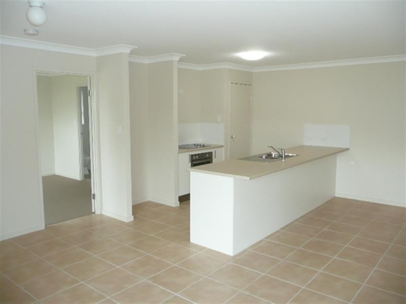 2/86 Wunburra Circuit, Pacific Pines QLD 4211