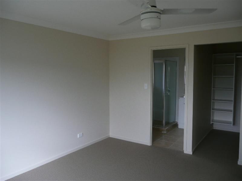 2/86 Wunburra Circuit, Pacific Pines QLD 4211