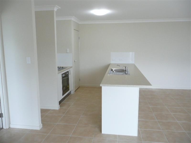 2/86 Wunburra Circuit, Pacific Pines QLD 4211
