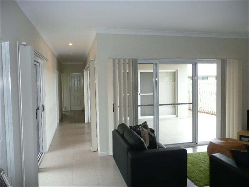 28 Wings Road, Upper Coomera QLD 4209