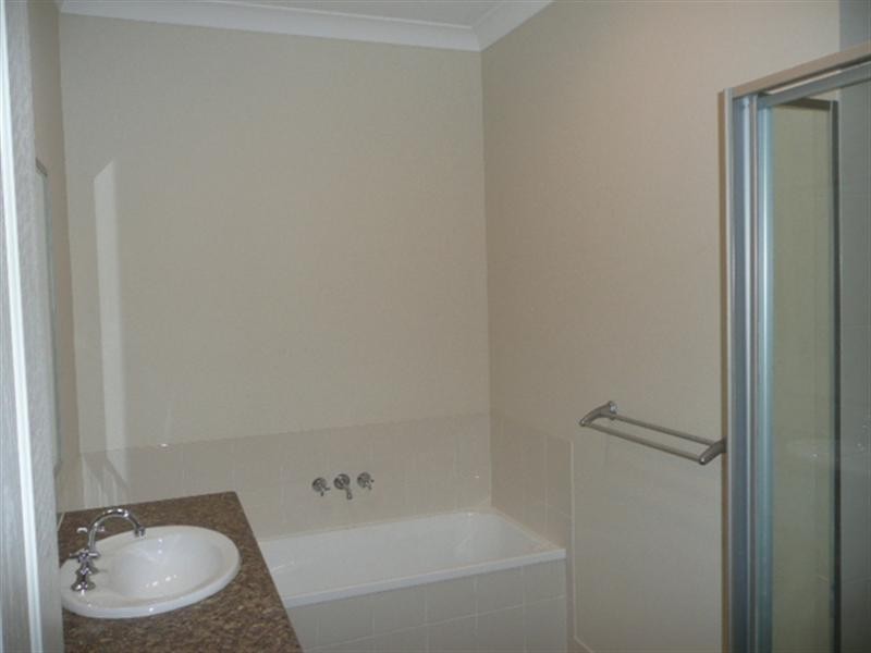 28 Wings Road, Upper Coomera QLD 4209