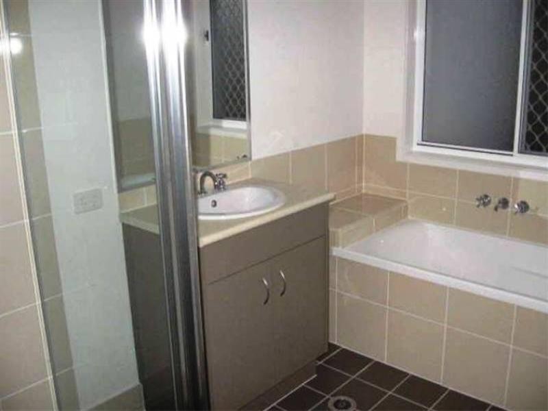 27 Firecrest Close, Upper Coomera QLD 4209