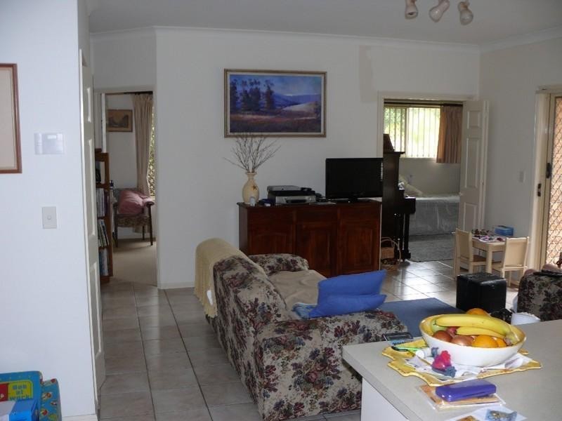 6 Kings Park Court, Oxenford QLD 4210