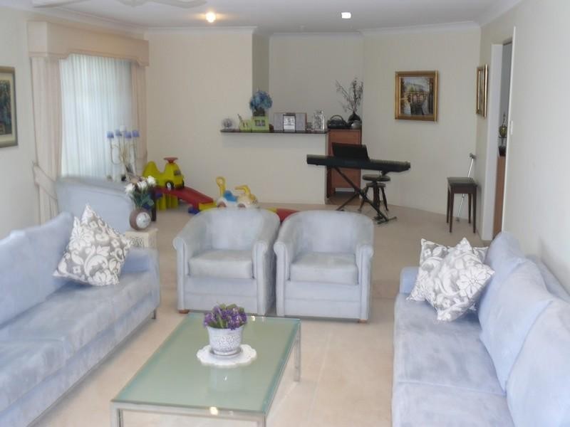 9 Oregon Way, Oxenford QLD 4210