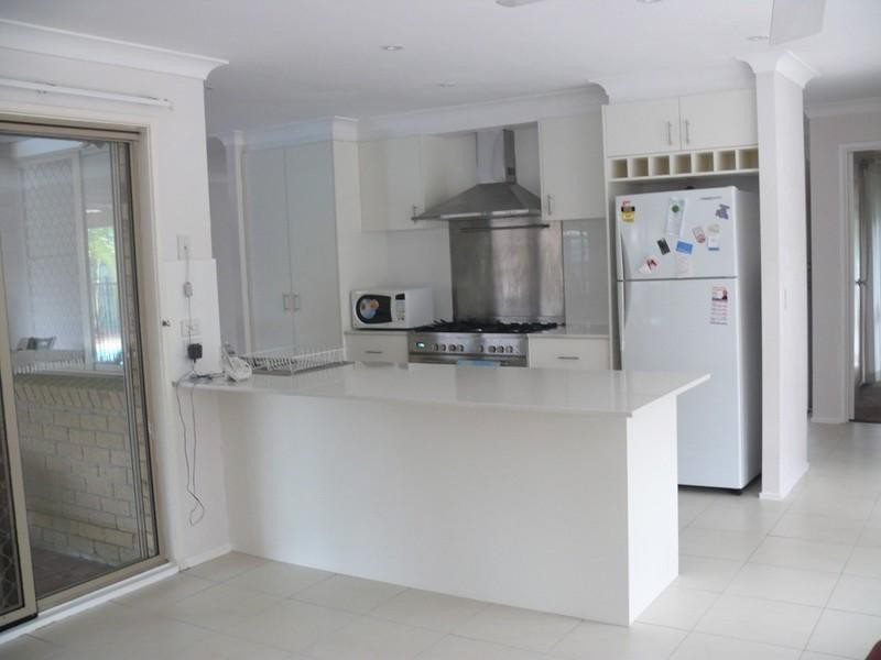 3 Adaminaby Drive, Helensvale QLD 4212