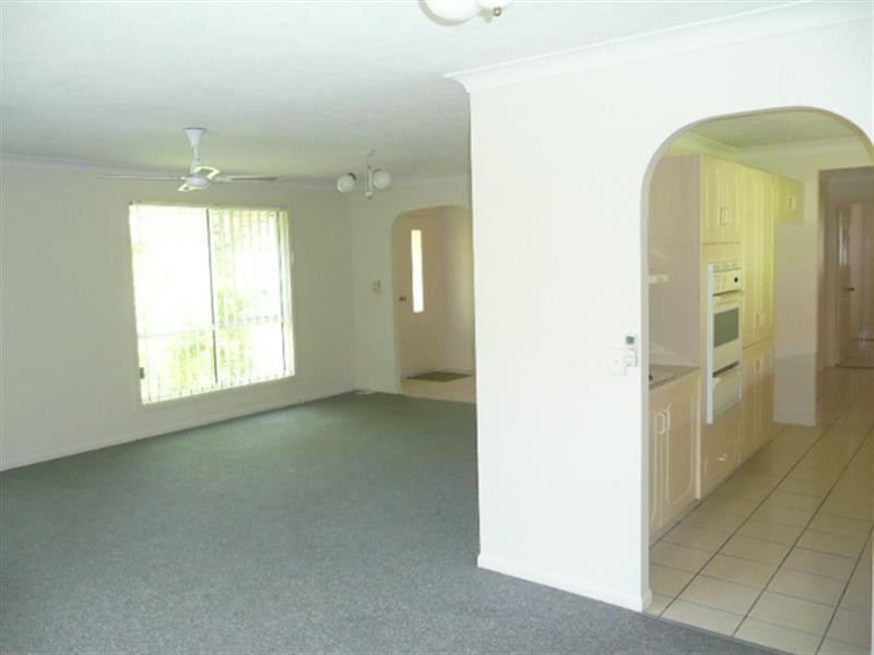 4 Cootharaba Drive, Helensvale QLD 4212