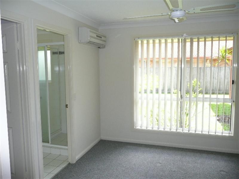 4 Cootharaba Drive, Helensvale QLD 4212