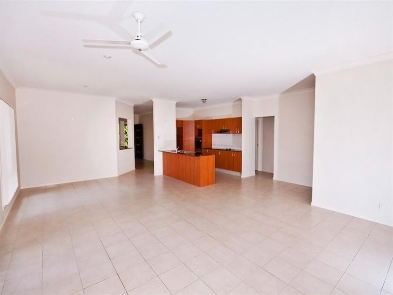 17 Lambert Drive, Maudsland QLD 4210