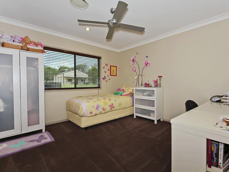 41 Lagoon Park Drive, Maudsland QLD 4210