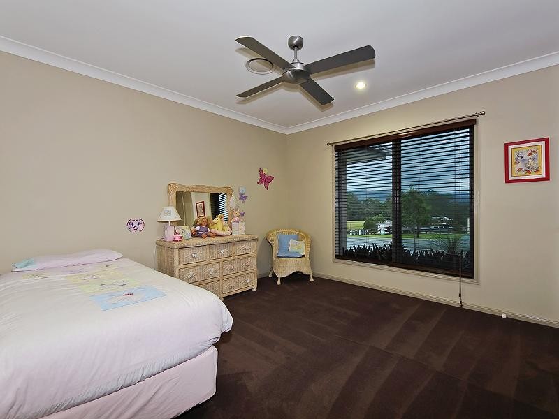 41 Lagoon Park Drive, Maudsland QLD 4210