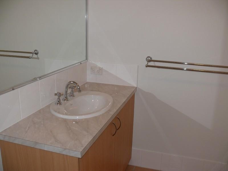 1/8 Blossom Street, Pimpama QLD 4209