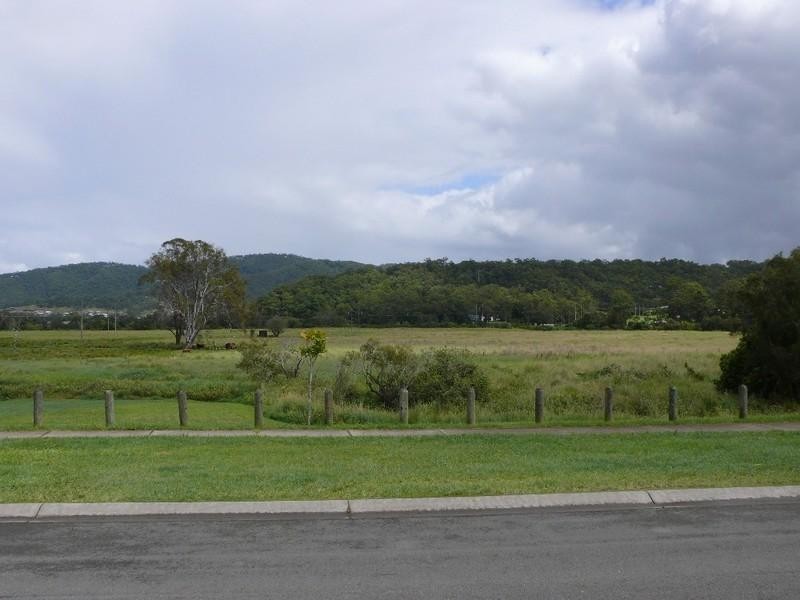 24 Princeton Street, Oxenford QLD 4210