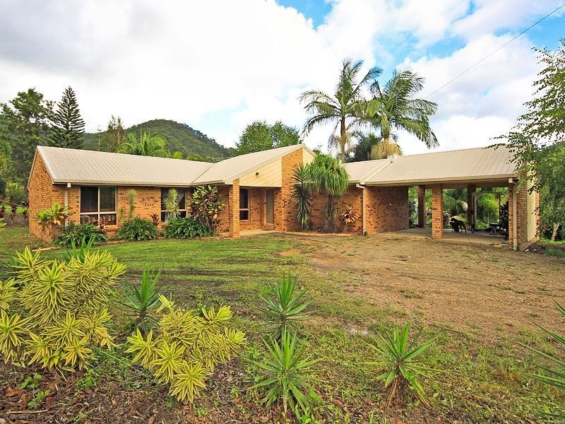 38 Clagiraba Road, Clagiraba QLD 4211