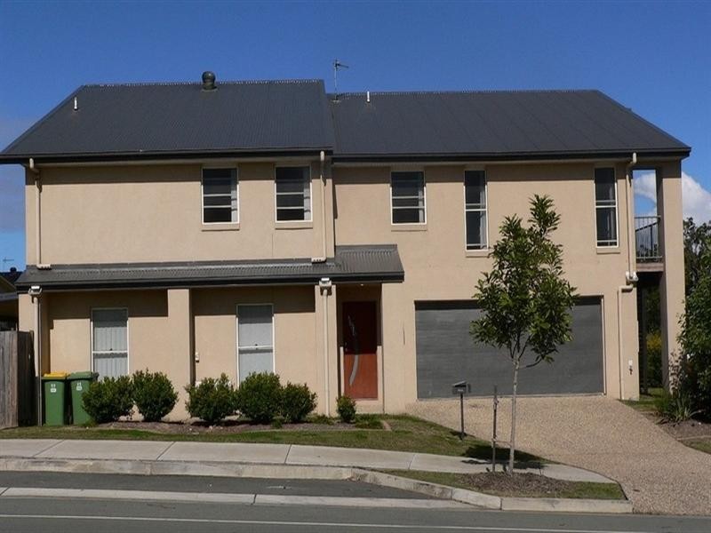 2/2 Hudson Court, Coomera QLD 4209