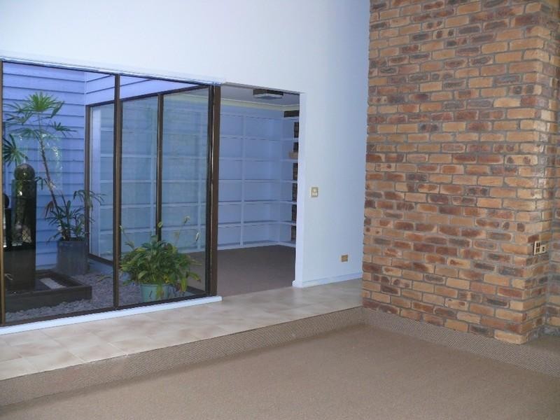 5A California Drive, Oxenford QLD 4210