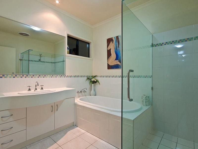 17 Observatory Drive, Reedy Creek QLD 4227