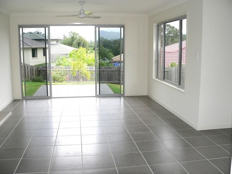 4 Reagan Close, Pimpama QLD 4209