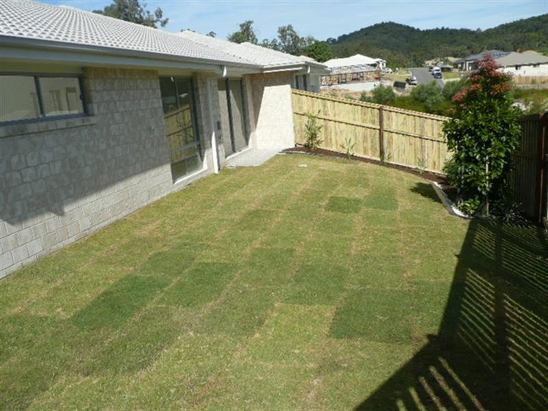 2/2 Portimao Court, Oxenford QLD 4210