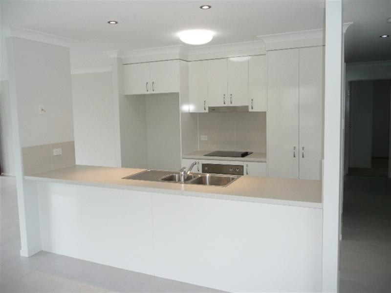 2/2 Portimao Court, Oxenford QLD 4210