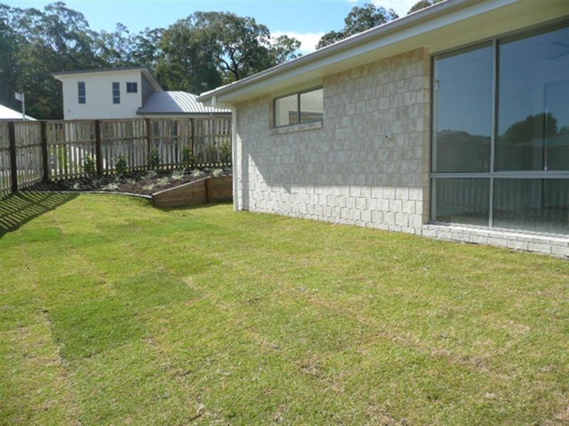 2/2 Portimao Court, Oxenford QLD 4210