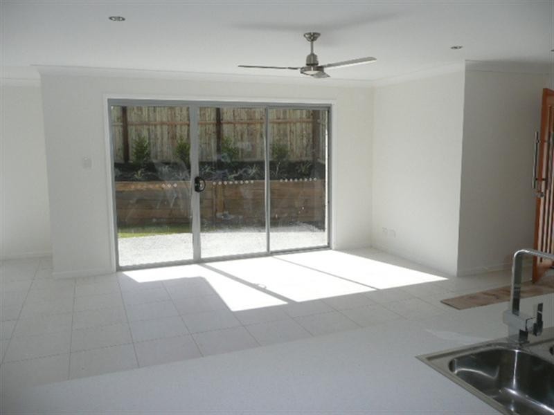 2/2 Portimao Court, Oxenford QLD 4210