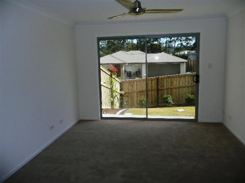 2/2 Portimao Court, Oxenford QLD 4210