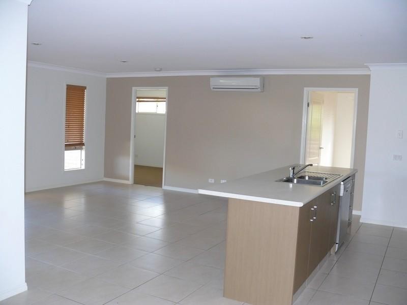 1/1 Clay Court, Pimpama QLD 4209