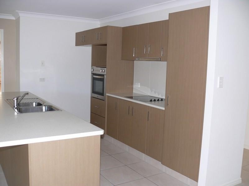 1/1 Clay Court, Pimpama QLD 4209