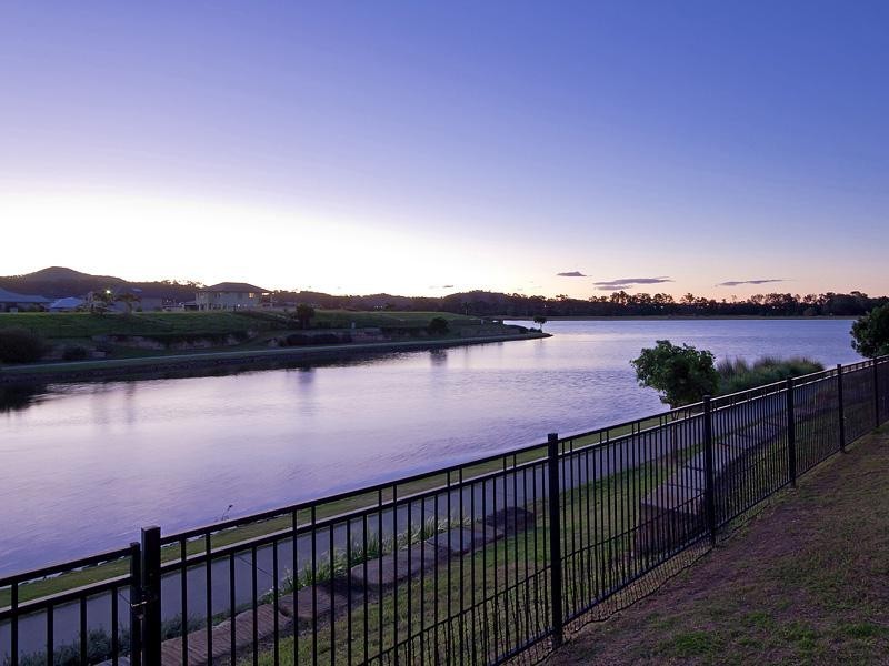 8 Rushcutter Avenue, Oxenford QLD 4210