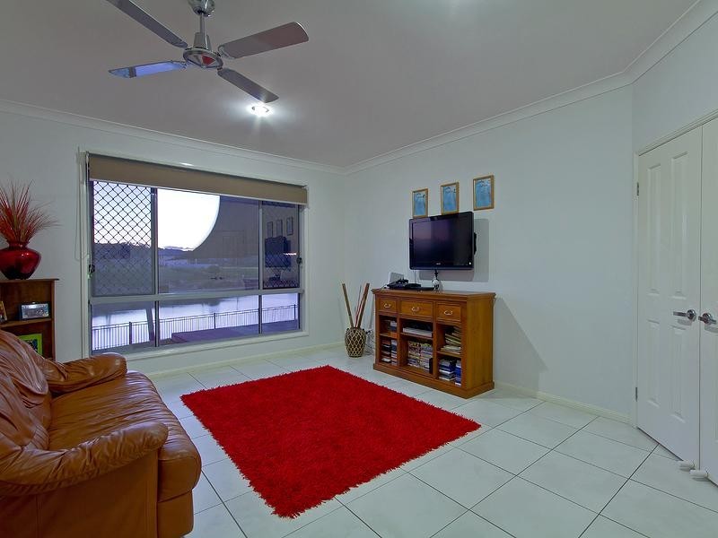 8 Rushcutter Avenue, Oxenford QLD 4210