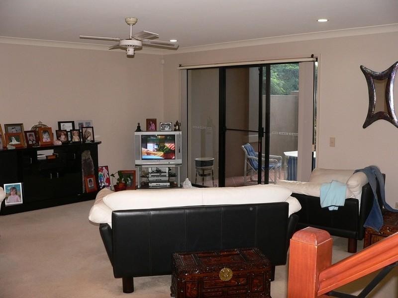 2/23 Santa Barbara Road, Hope Island QLD 4212