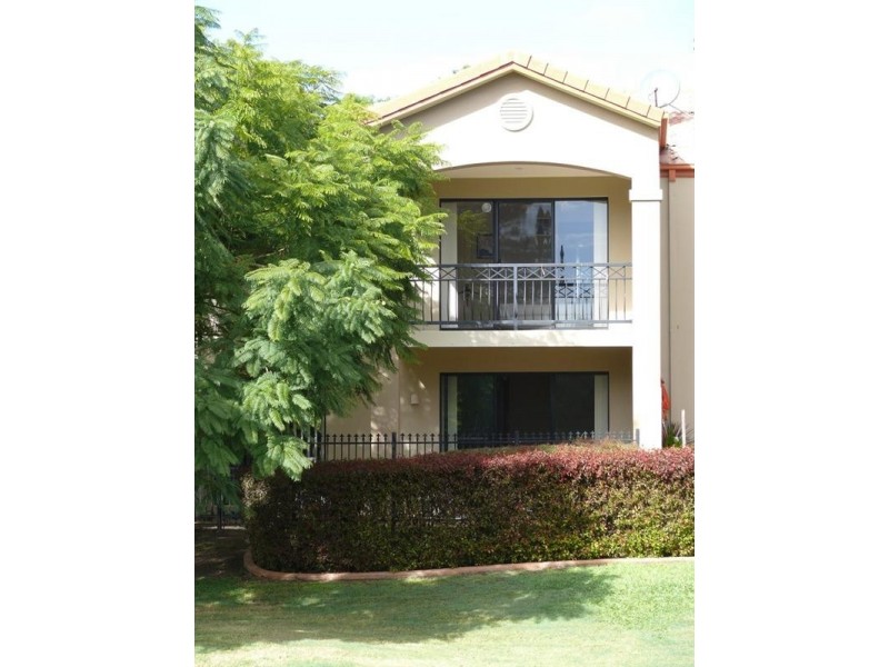 2/23 Santa Barbara Road, Hope Island QLD 4212